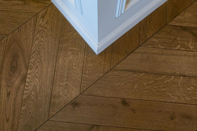 Podłogi drewniane – lakier czy olej?